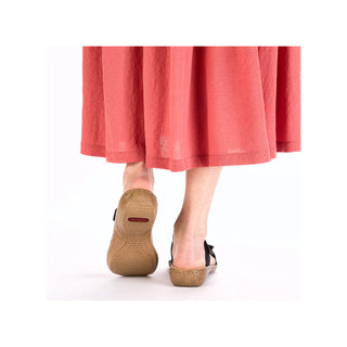 Hyacinth 608 - Black